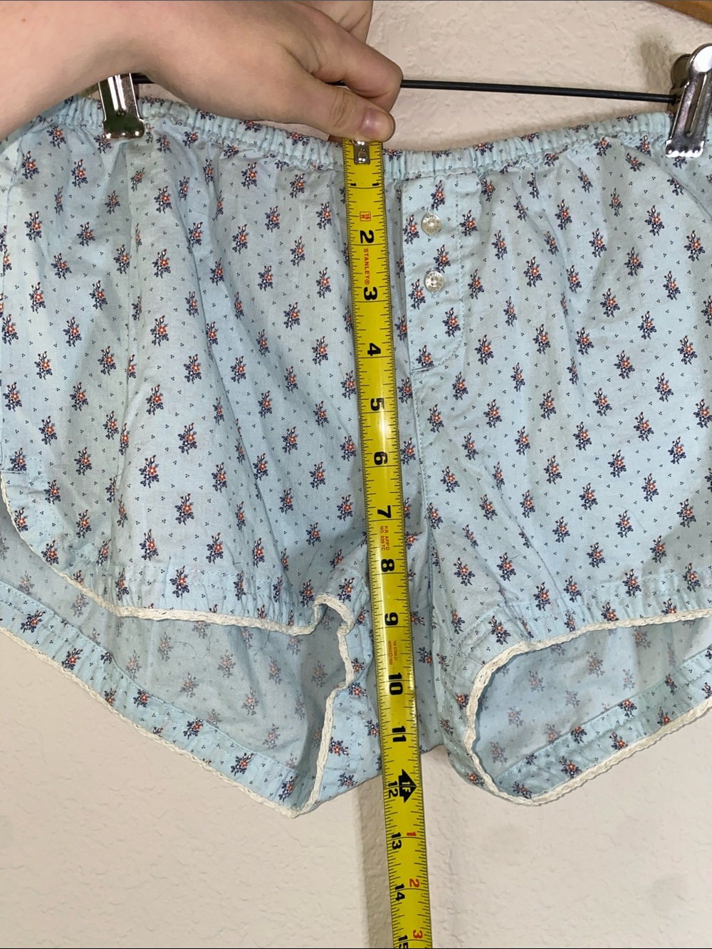 💋Y2K Aerie floral shorts with lace trim on bottoms with elastic waistband! - Picture 7 of 13